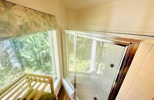 Waterfront Escape - Dock, Hot Tub, Theater - Foto 7