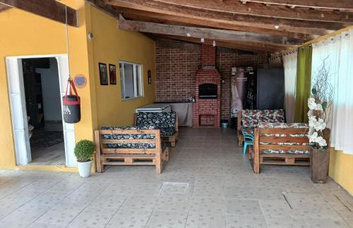 600 metros da praia piscina e churras 3 vagas - Foto 3