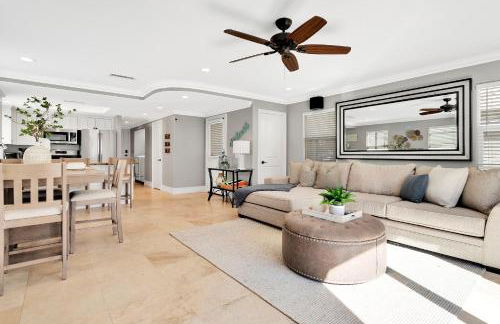 Beach Escape with Patio! 2 Min Walk to Sand & Surf - Foto 30