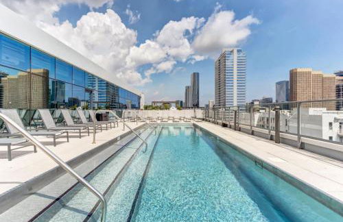 W Loop 2BR w Gym Pool in heart of Greektown CHI-561 - Foto 19