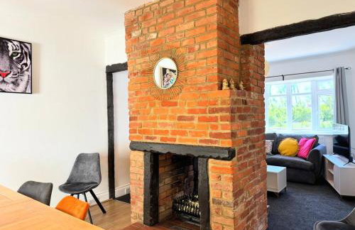 New Spacious 4 Bedrooms 5 Beds House Sleeps 8! - Foto 44