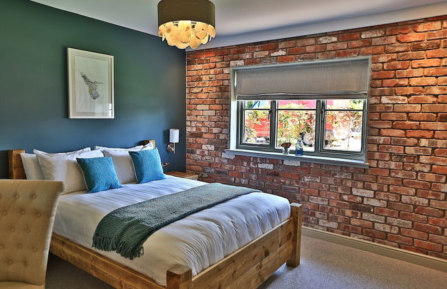 The Cock O' Barton - Photo 8