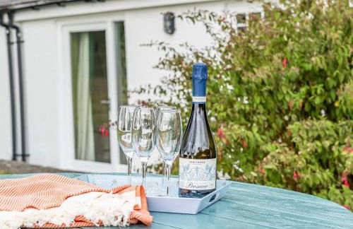 Bodior Garden Cottage Bach - Photo 21