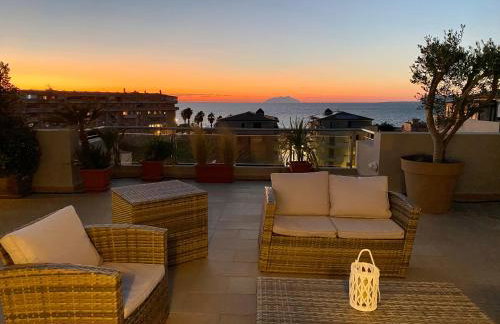 Penthouse Le Isole - Luxury rooftop retreat - Photo 31