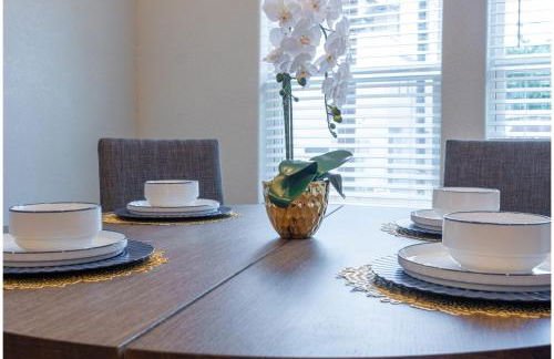 Heaven-sent Convenient 4br/ 3BA Near Downtown - Foto 32