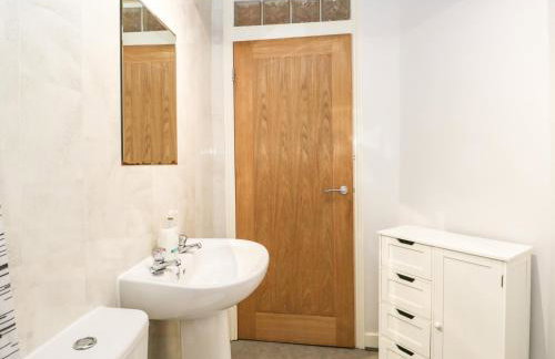 Coach House - Photo 33