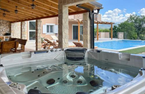 Villa Maria with Outdoor Pool - Foto 28