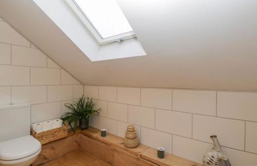 Little Foxes - Photo 32