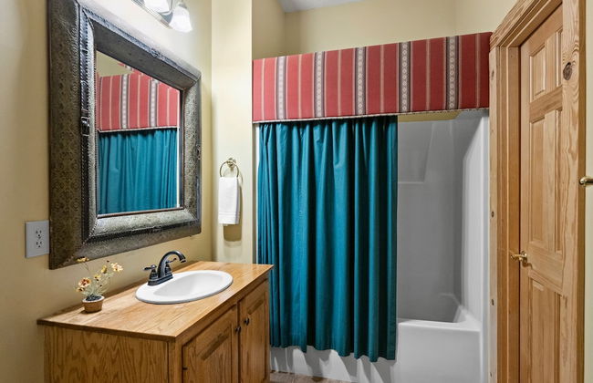 Lakeside Lodge by Avantstay Hot Tub Dock - Foto 41