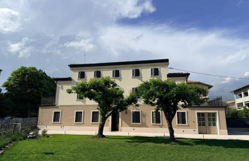 VILLA SUNFLOW Luxury Suites - Foto 1
