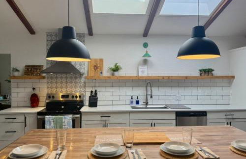 The Happy Cabin w/ hot tub - Foto 14