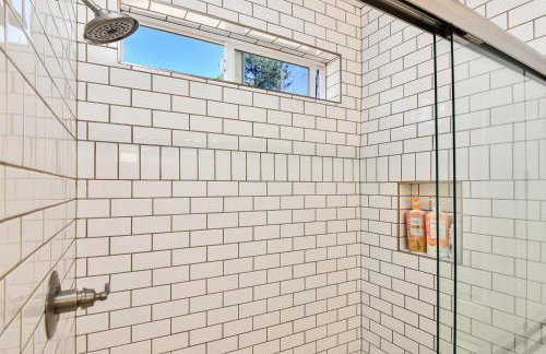 Windtree Retreat Hot Tub Pet-Friendly Fire Pit Near Downtown - Foto 12