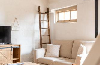 Cosy Cotswolds Cottage Farm Stay - Shepherds Rest - Photo 8