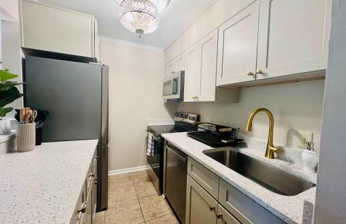 Lakefront Condo - King Bed Full Kitchen - Foto 3