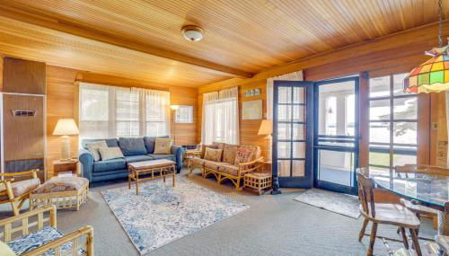 Waterfront Alanson Cottage with Dock and Lake Access! - Foto 5