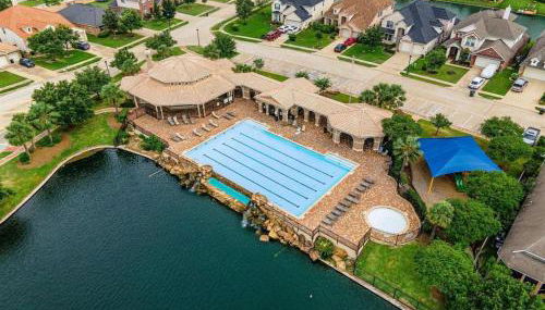 Luxury Lakefront 4BR - Corporate & Extended Stay Friendly - Foto 3