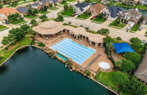 Luxury Lakefront 4BR - Corporate & Extended Stay Friendly - Foto 3