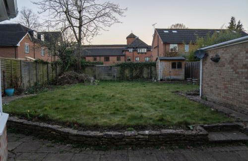 Farnborough Stay - 5 Bedroom - Foto 14