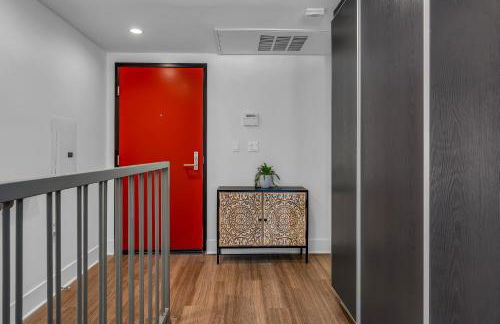 Amazing, Spacious Unit, Heart LA - Photo 11