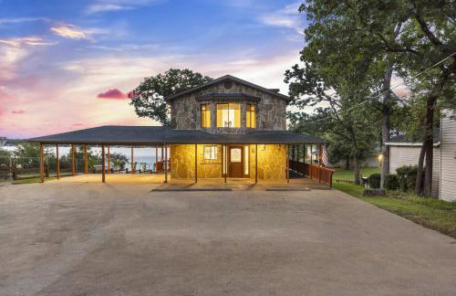 Lakefront Retreat Sleeps 15 Starlink Internet - Foto 10