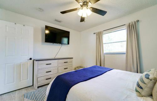 Lounge Area Office Fenced Yard Near It All - Photo 39