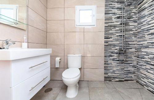 Stunning sea view villa with 6 bedrooms & heated pool - Villa Renaissance - Photo 16