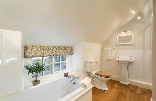 Hollins Farmhouse - Photo 24