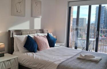 Lets Stay SA Manchester I 2Bed 2Bath l Waterfront l Private Balcony I Relaxing Retreat I Great Location - Foto 5