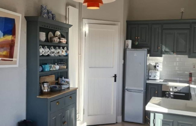 Detached Cottage Overlooking Lake in Connemara - Foto 3