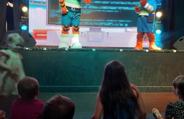 Family breaks at Rockley Park with Prosecco and a box of chocolates on arrival - Photo 29