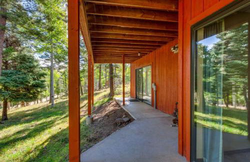 Expansive Angel Fire Home with Indoor Hot Tub! - Foto 39