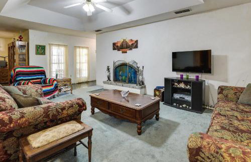 Screened Porch Remote Harlingen House! - Foto 1