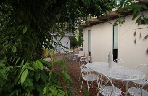 13 acres Perfect for Groups! 3BR Sleeps 8-10 - Foto 15