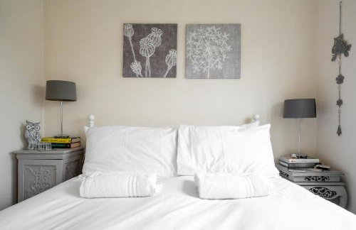 2 Bedroom Home with Garden and Free Parking - Foto 42