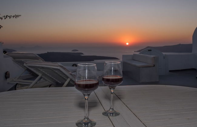 Karpimo Horizon - Caldera View with private hot tub - Photo 24