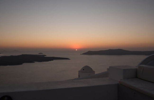 Karpimo Horizon - Caldera View with private hot tub - Photo 26