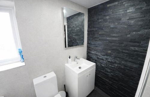 Spacious Modern 5 bedroom home near Heathrow Windsor - Foto 38