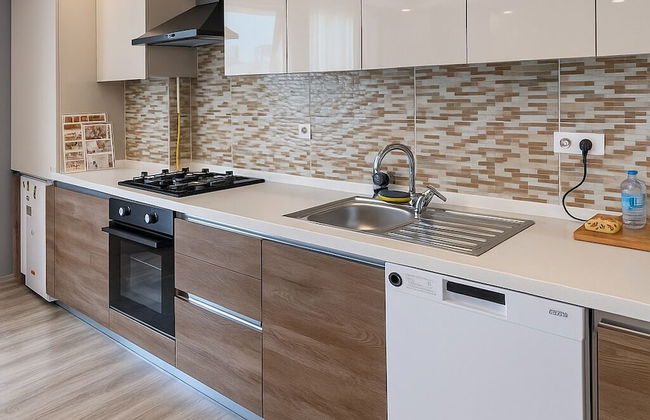 On4 Rooms & Suites - Photo 8