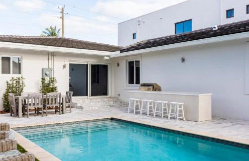 Olas Villa by Rove Travel - Home with Heated Pool - Foto 49