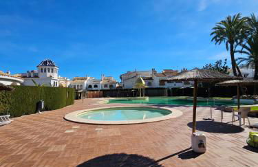 House Next to Beach in Tropical Garden - Foto 18