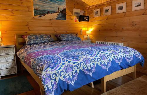 Cosy Cabin, hidden from the main house - Sleeps 2 - EV - Foto 36