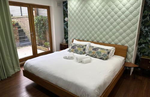 Unique Luxury Home in the heart of London. Air conditioned with private garden - Photo 7