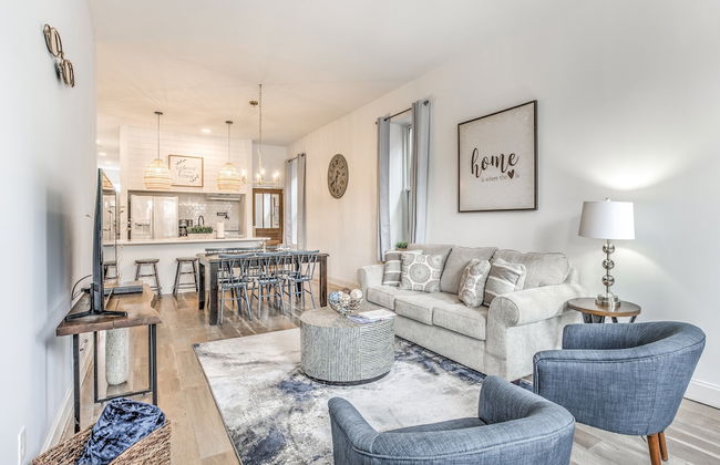 Delightfully Redesigned Home - JZ Vacation Rentals - Photo 15