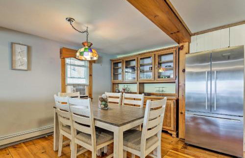 Oceanfront Cape Cod Home with Porch, Yard and Grill! - Foto 7