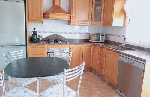 Avenida de Alicante en Elche con Wifi, Smart TV, Aire Acondicionado - Foto 12