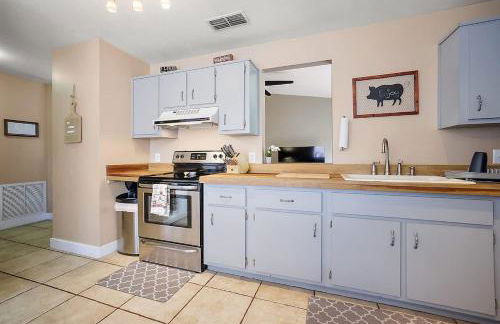 Cozy Cottage private back yard and free coffee - Foto 9