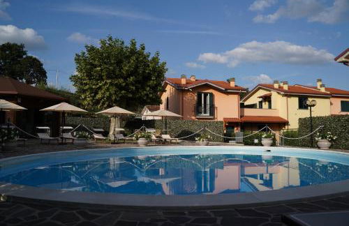 esiloM Aparthotel - Foto 1