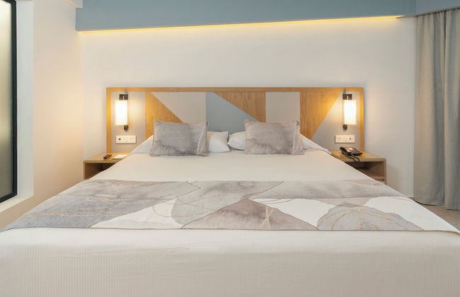 Hotel Riu Caribe - All Inclusive - Photo 14