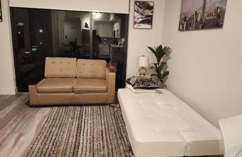 Lux property great for 1 to 8 Guests-family trip ,5Beds 2Rooms Staycation with Gym and EV, proximity to Downtown and Beaches - Foto 7