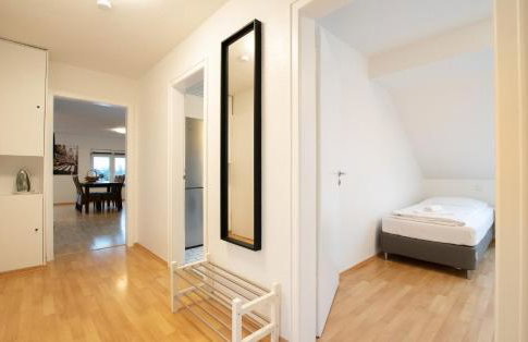 Tolstov Apartments - 1 , 3 and 4 Room Apartments - 20 min Messe DUS & Airport DUS - Foto 72